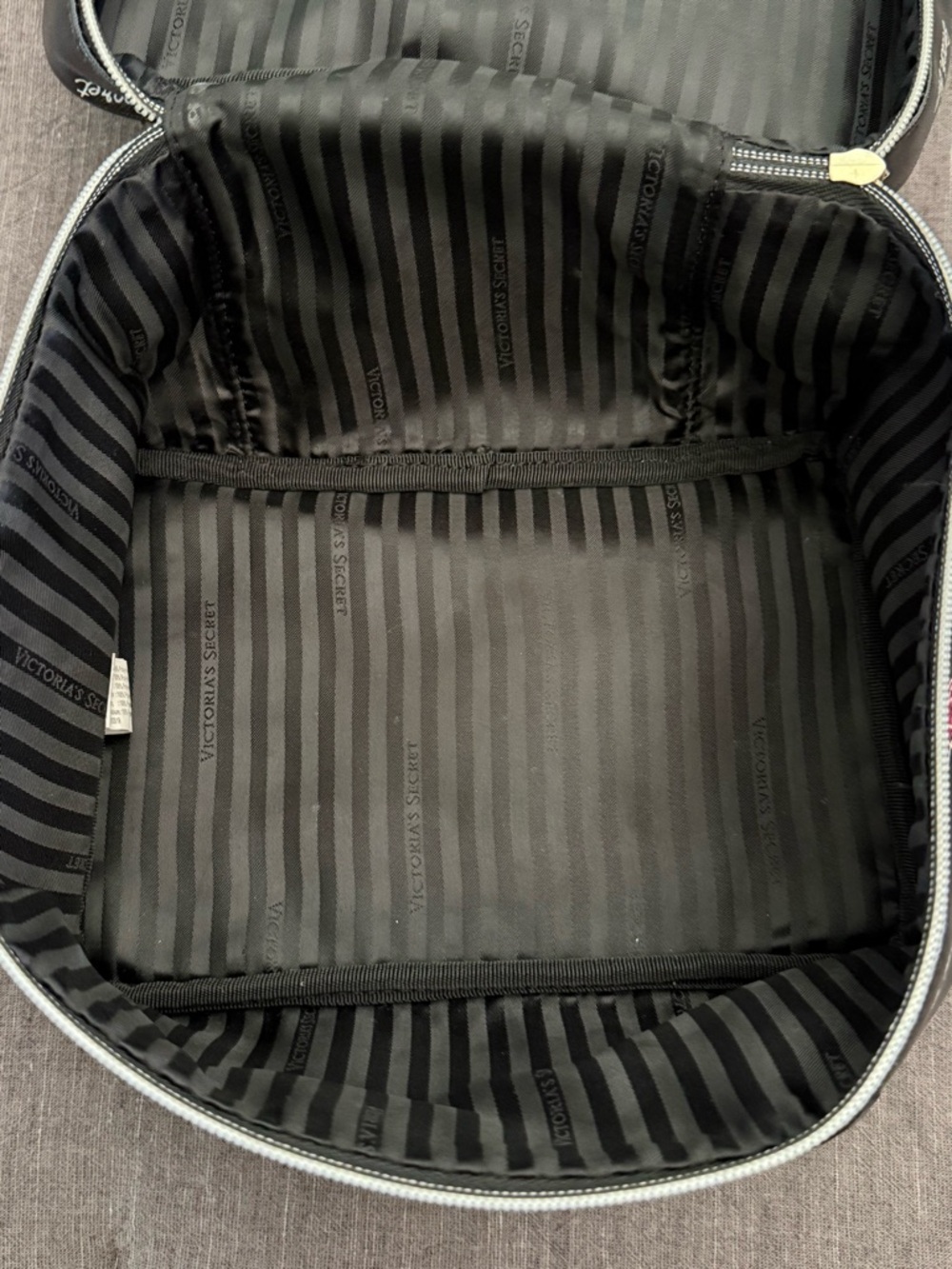 Victoria’s Secret neon paradise vanity case - Picture 6 of 6